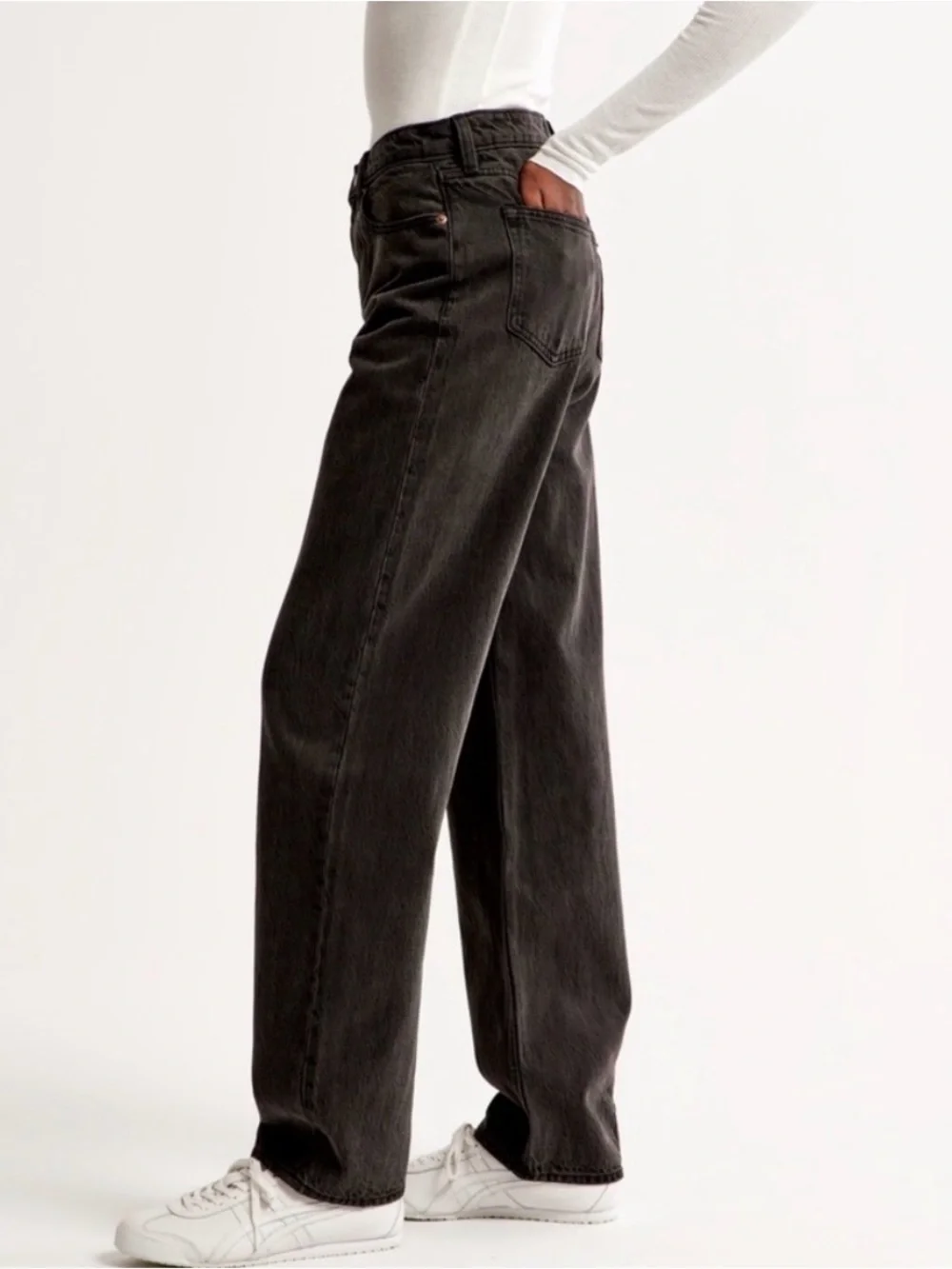Abercrombie & Fitch Women's High Rise "The Taper Jean" In Black Size 6S - Picture 2 of 8